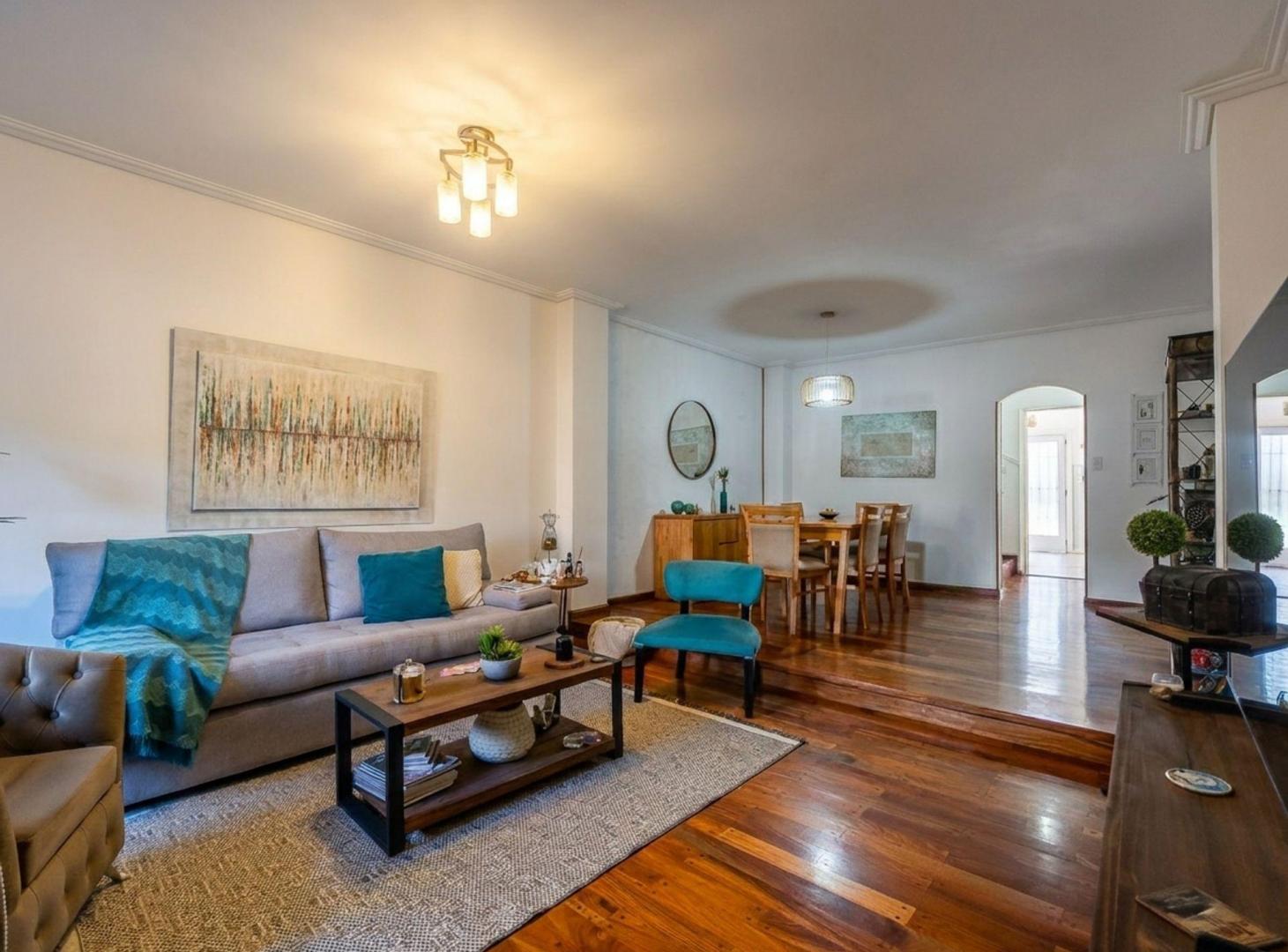 Foto de PH CASA Triplex en VENTA en Olivos c/pileta/play, imagen 1