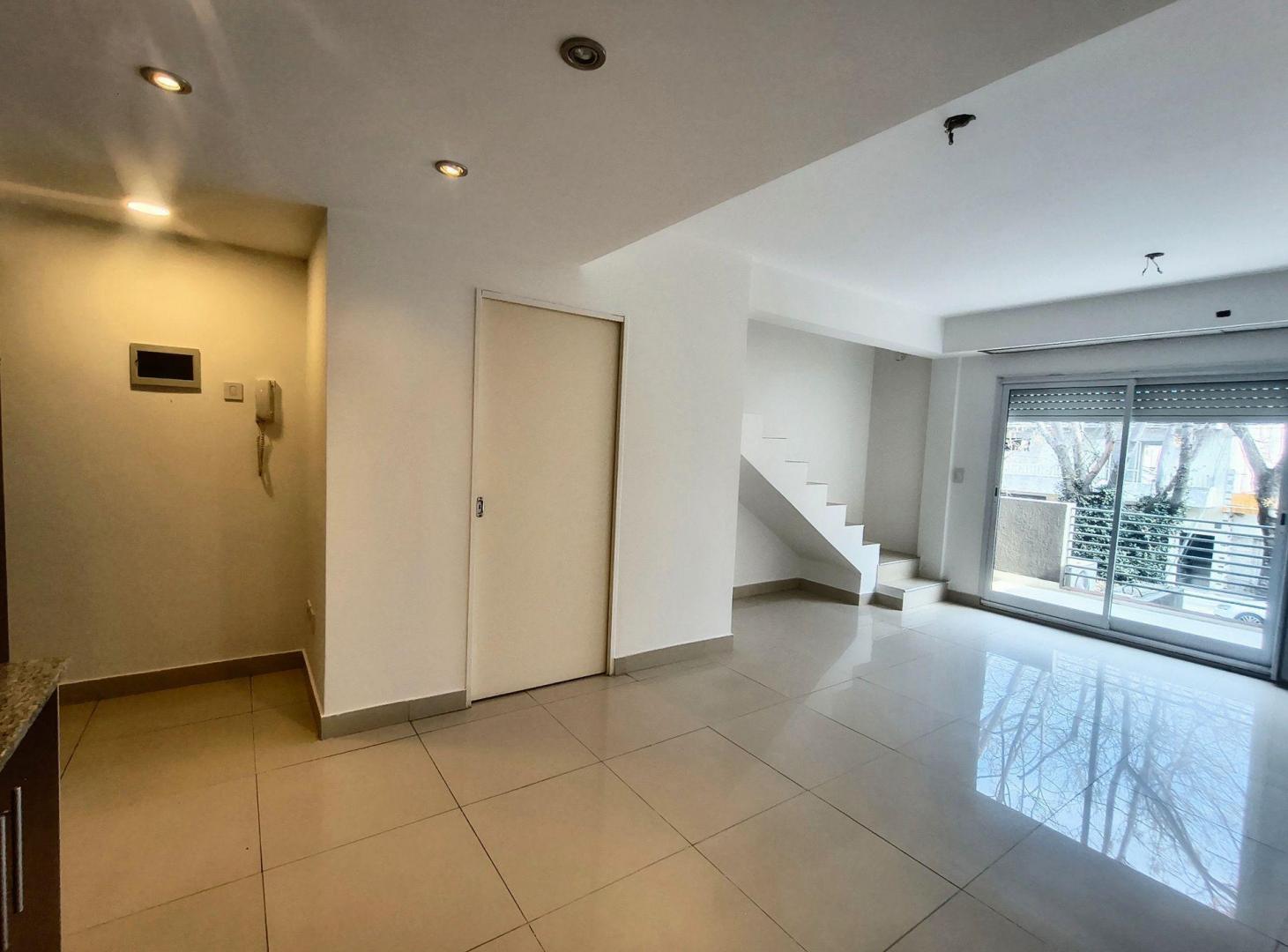 Foto de Depto 2 amb en Venta con patio Villa Pueyrredon, imagen 2