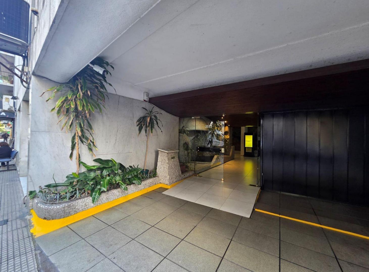 Foto de COCHERA VENTA ZONA ONCE en Edificio Escrituradas, imagen 1