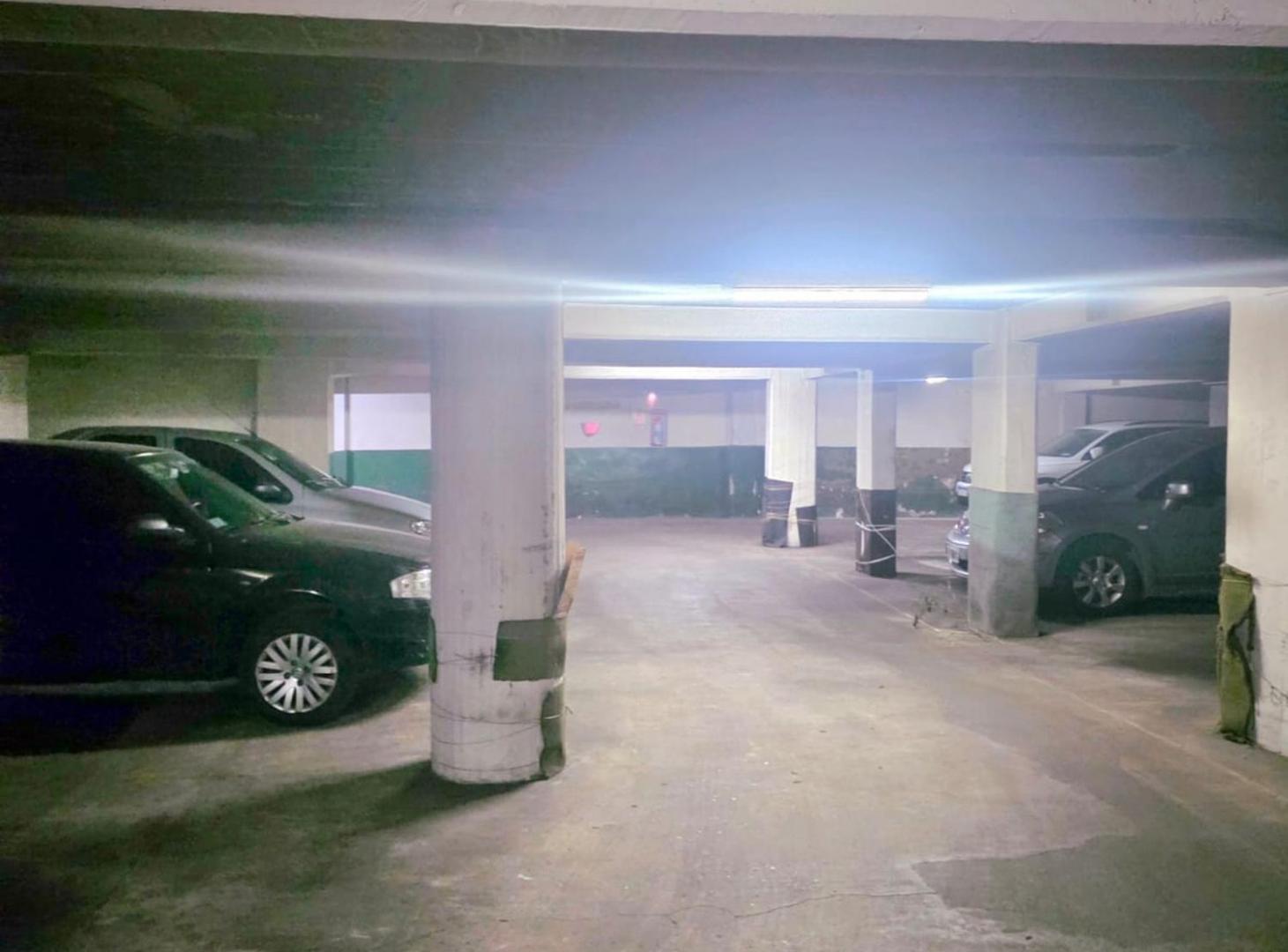 Foto de Cochera en Venta Once Edificio Escriturada, imagen 2