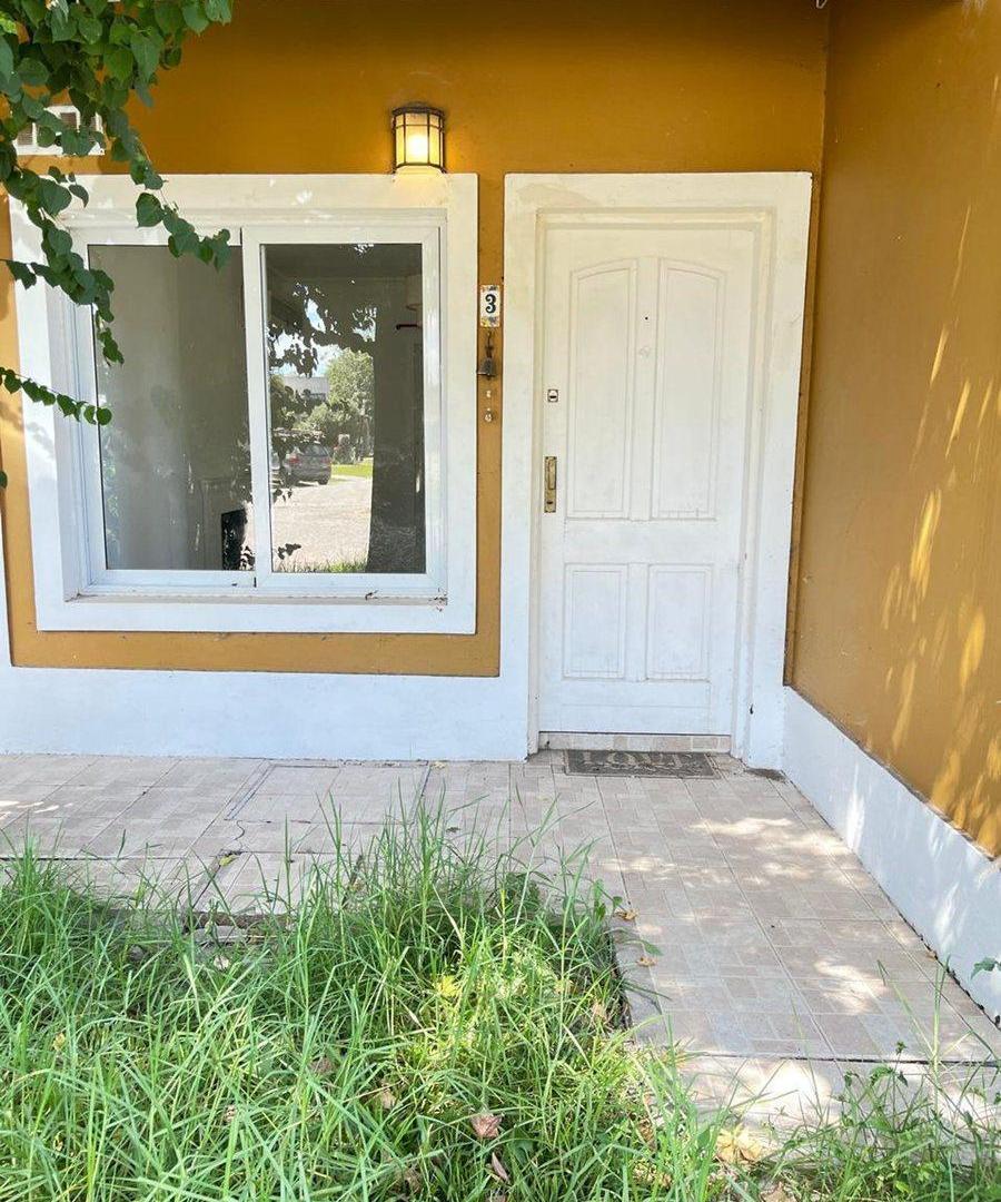 Foto de VENTA CASA C/PILETA B.PRIVADO JARDINES DE ESCOBAR, imagen 2