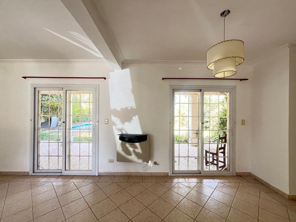 Foto de VENTA CASA C/PILETA B.PRIVADO JARDINES DE ESCOBAR, imagen 5