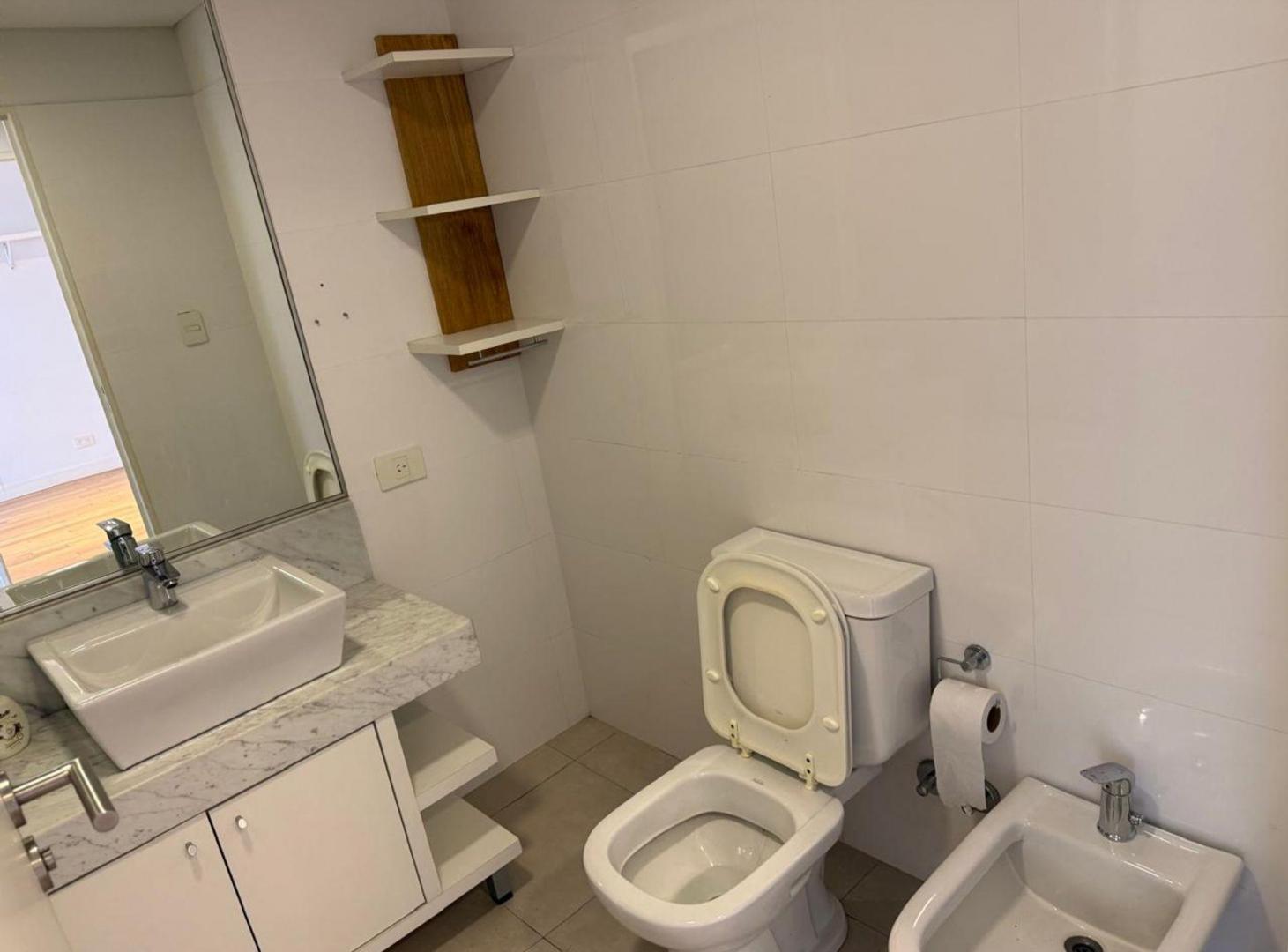 Foto de DEPTO 2 AMB EN VENTA EN NUÑEZ TORRE ASTOR c/cocher, imagen 5