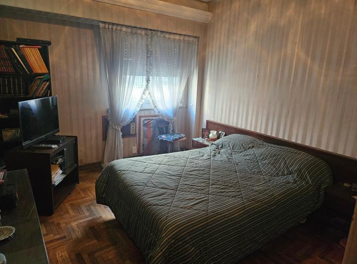 Venta 4 ambientes mas dependencia, Balvanera