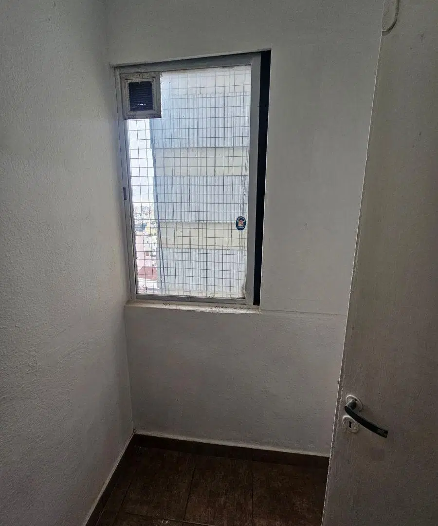 Excelente Oportunidad! Impecable y Luminoso Monoambiente en Piso 14 – Balvanera 5