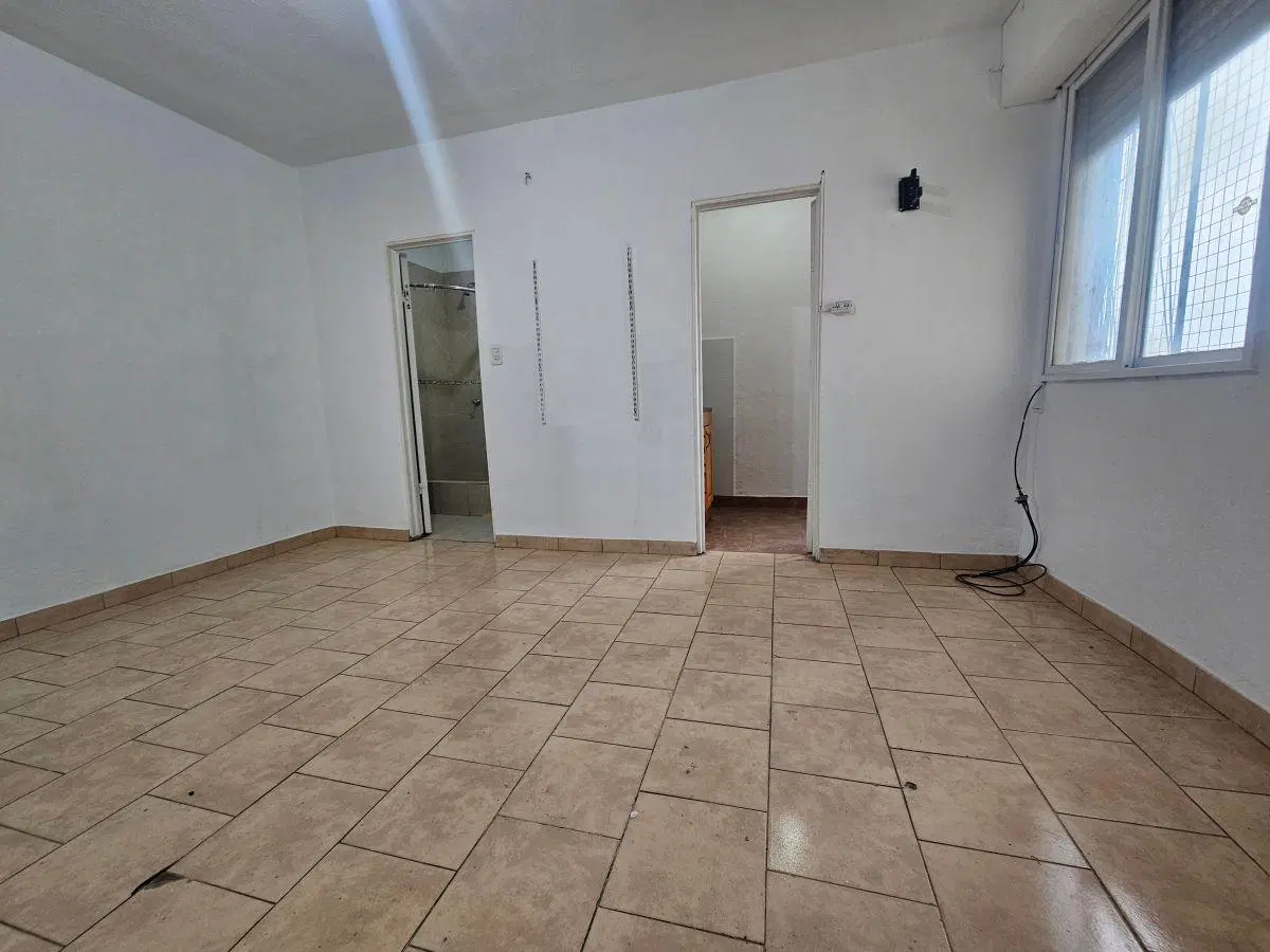 Excelente Oportunidad! Impecable y Luminoso Monoambiente en Piso 14 – Balvanera 4