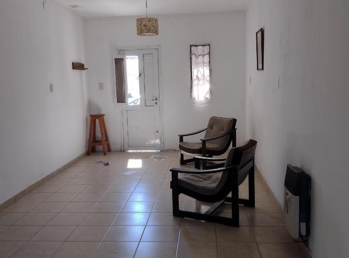 Casa ubicada a 150 de la plaza principal de Sauce Viejo 5