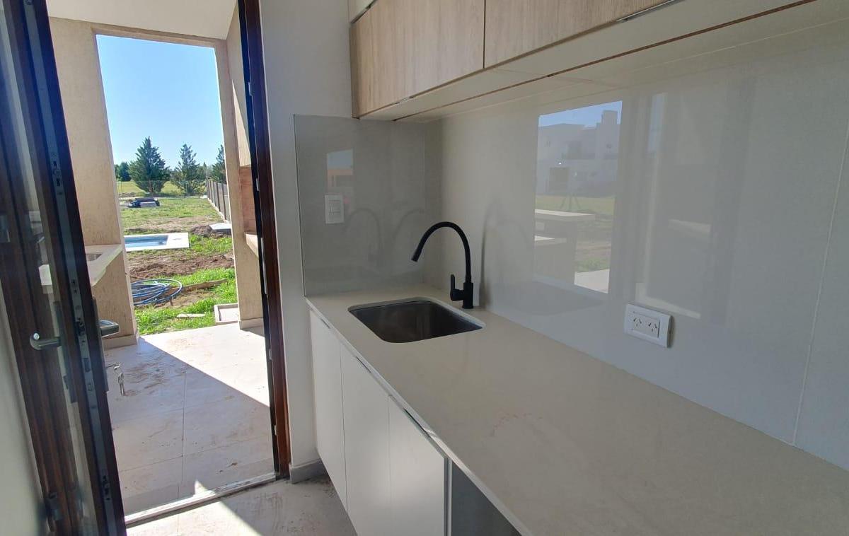Apto Credito Casa en Venta en Las Acacias 1