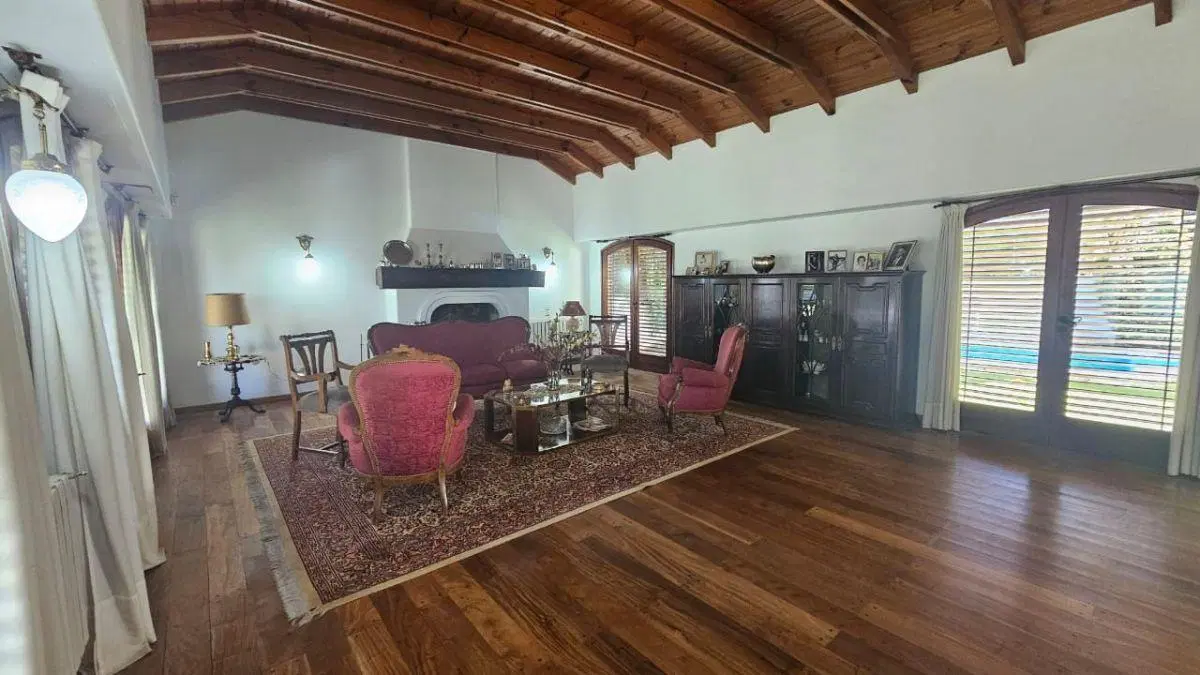 IMPECABLE CASA EN PALIHUE 2