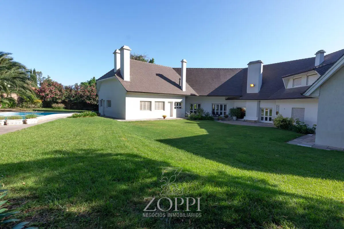 IMPECABLE CASA EN PALIHUE 2
