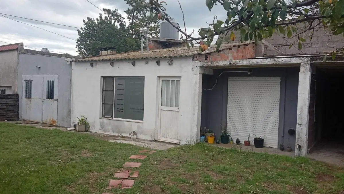 Monte Hermoso-Casa en venta con departamento- Mismo lote 5