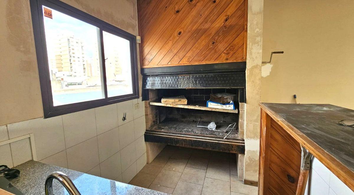 Foto de ALQUILAMOS CASA en importante esquina- APTA USO PROFESIONAL/RESIDENCIAL, imagen 3