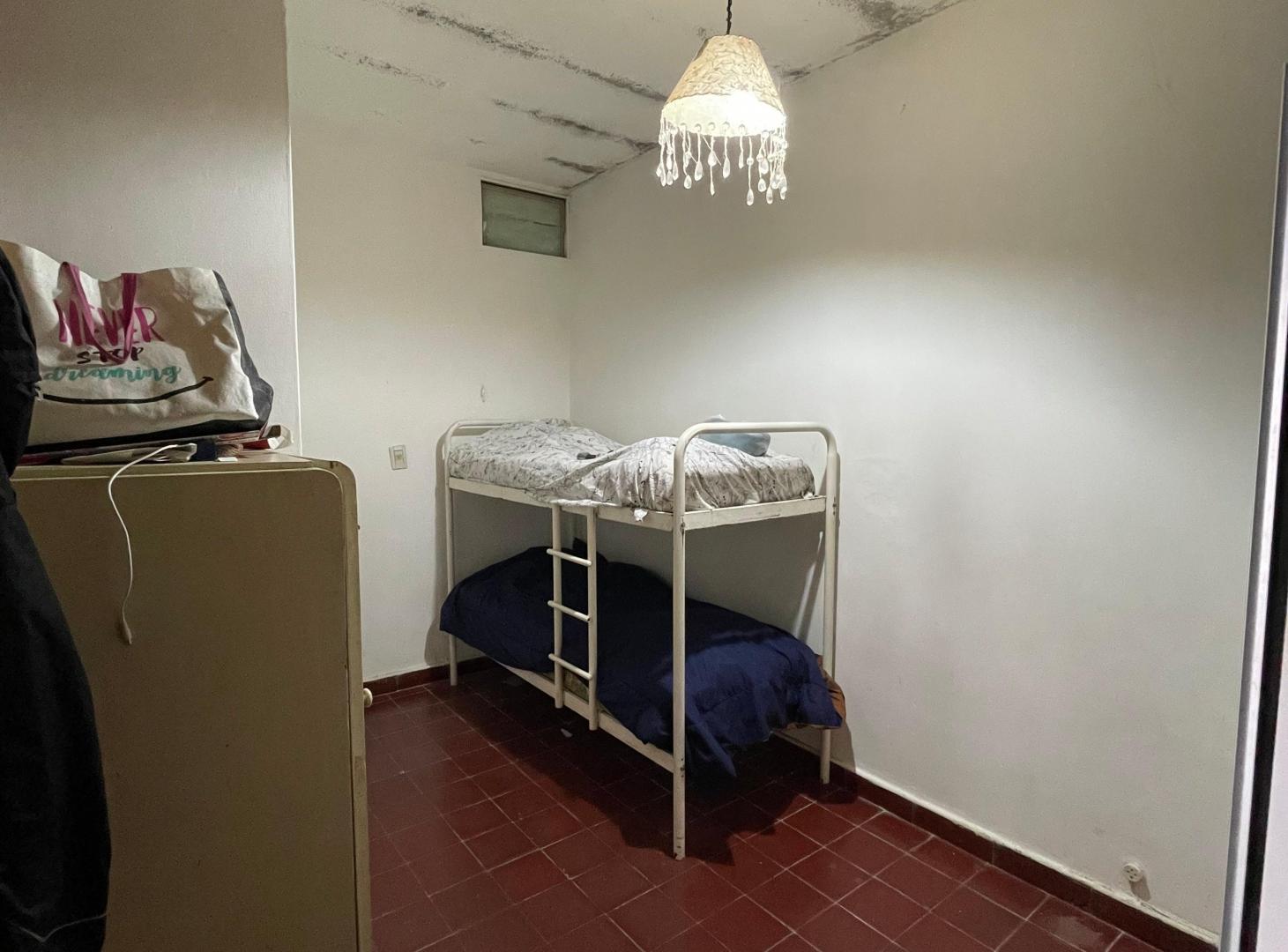 Foto de Casa Principal + 2 Departamentos en Bloque sobre Esquina, Plumerillo y, imagen 3