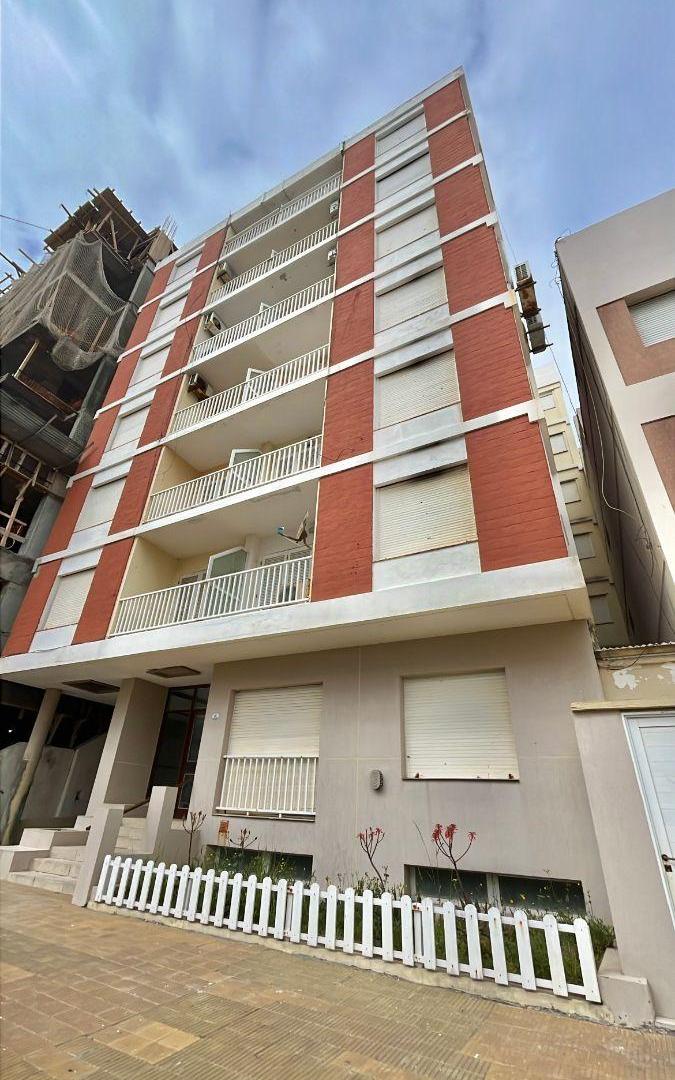 DEPARTAMENTO DE DOS DORMITORIOS A METROS DEL MAR