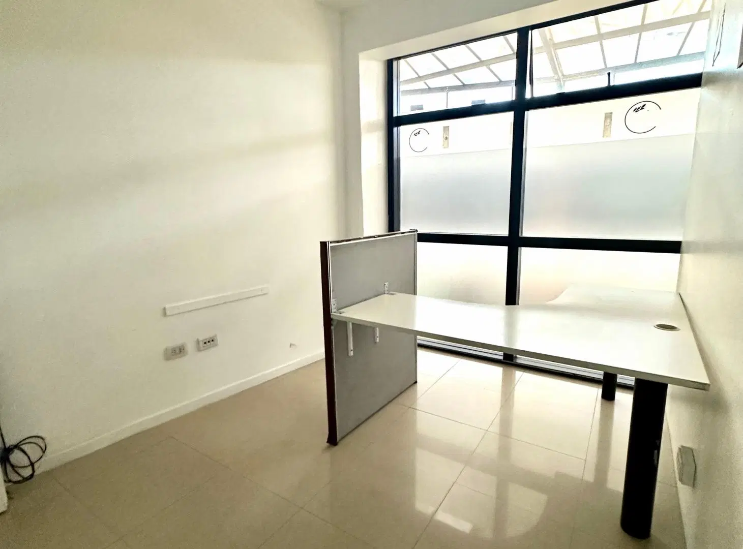 Oficina de 50m2 en complejo de oficinas y shopping Maschwitz Mall 4