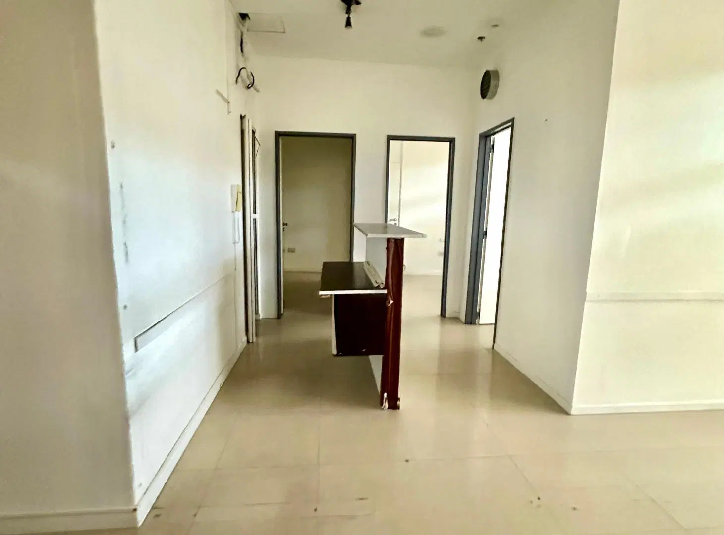 Oficina de 50m2 en complejo de oficinas y shopping Maschwitz Mall 2