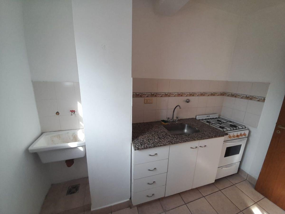 Foto de Departamento de 1 dormitorio en alquiler en La Plata, imagen 2