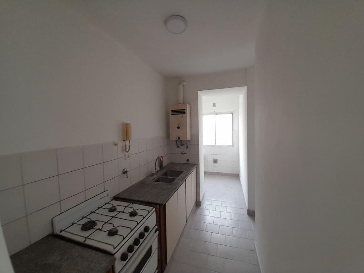 Foto de Departamento de 1 dormitorio en alquiler en La Plata, imagen 2