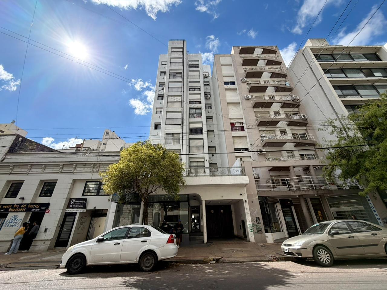 Departamento 1 dormitorio c/ cochera -  Ideal estudiantes, primera vivienda o inversión