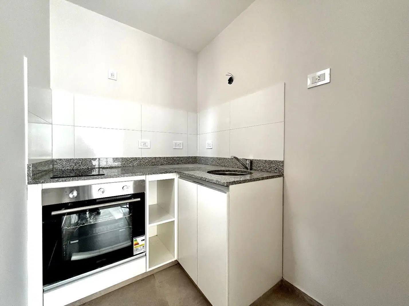 Monoambiente 45 e/ 12 y 13 4