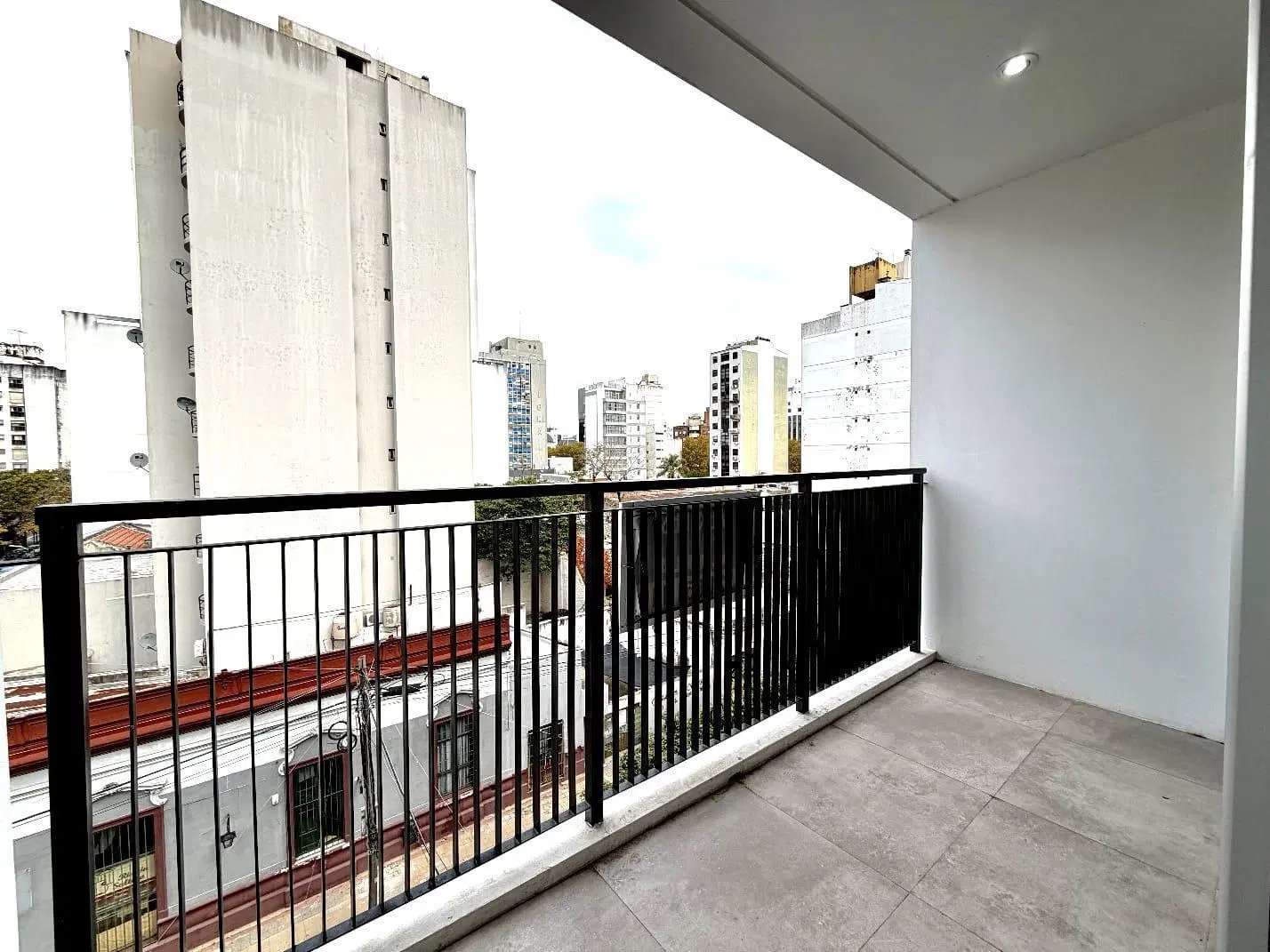 Monoambiente 45 e/ 12 y 13 3