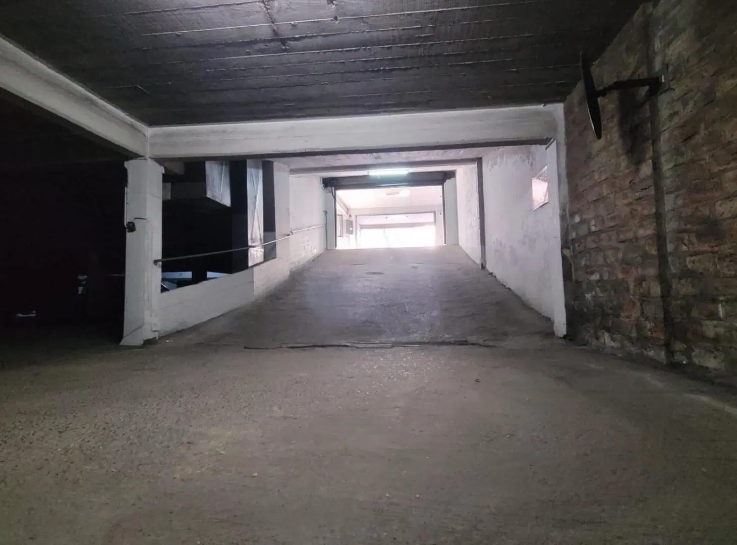 Cochera cubierta, 6 e/54 y 55, La Plata 3