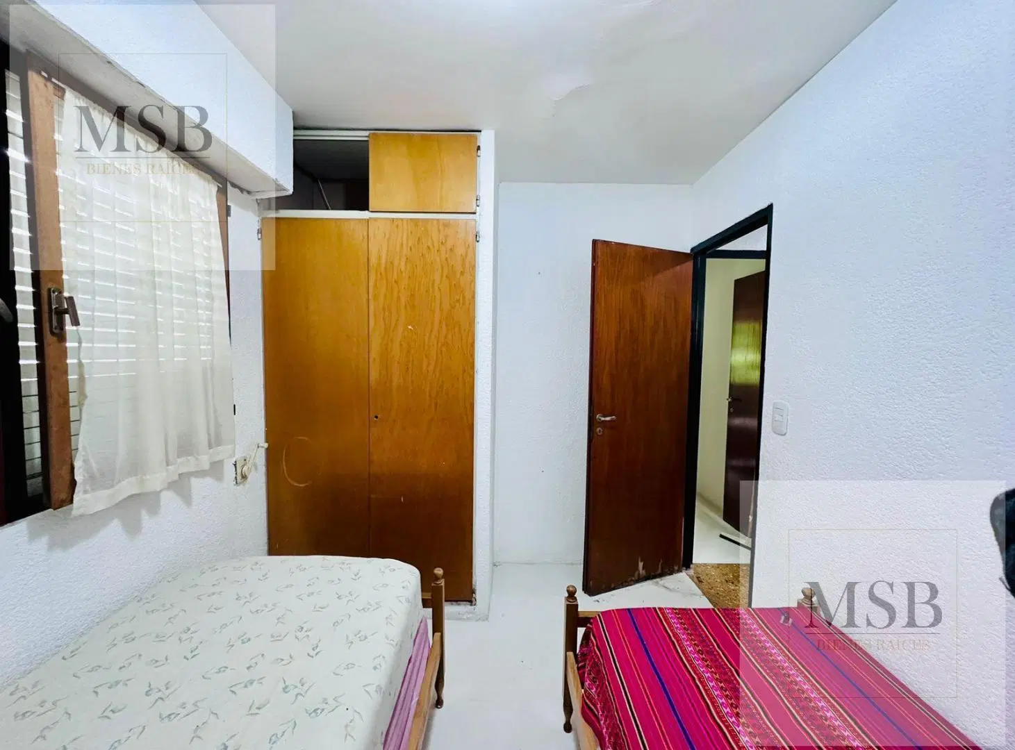 Casa 2 dormitorios con parque, pileta y cancha de tennis 4