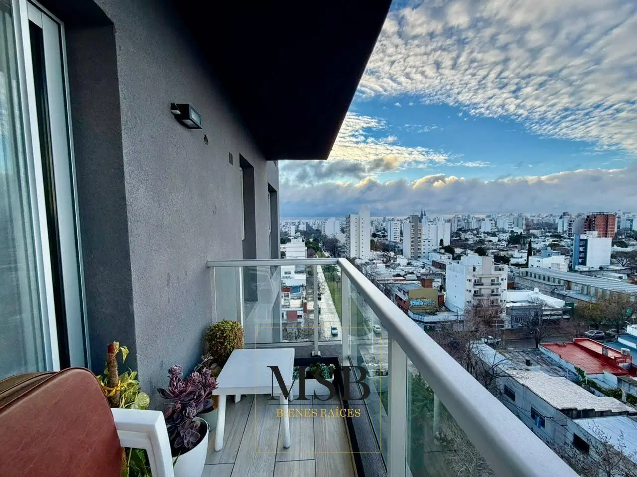 Departamento 2 dormitorios con cochera 8