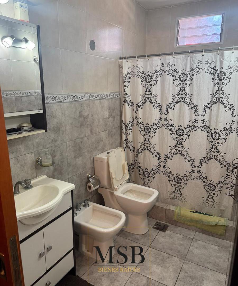 Foto de PH en venta de 3 ambientes en La Plata, imagen 2