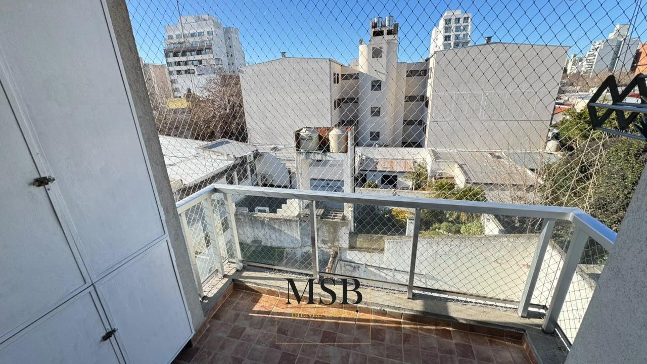 Foto de Departamento de un dormitorio con cochera en alquiler, 39 e 9 y 10, imagen 3