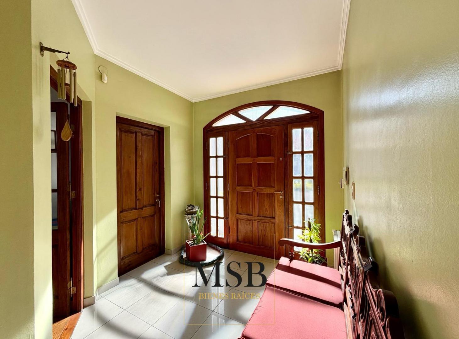 Foto de Casa 3 dormitorios con patio y cochera en La Plata, imagen 3