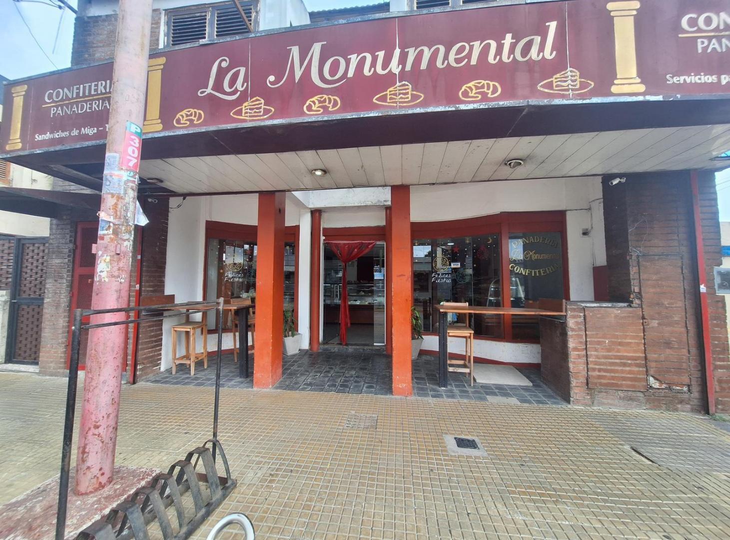 Foto de Local comercial (EQUIPADO)+ Departamento en PA., imagen 1