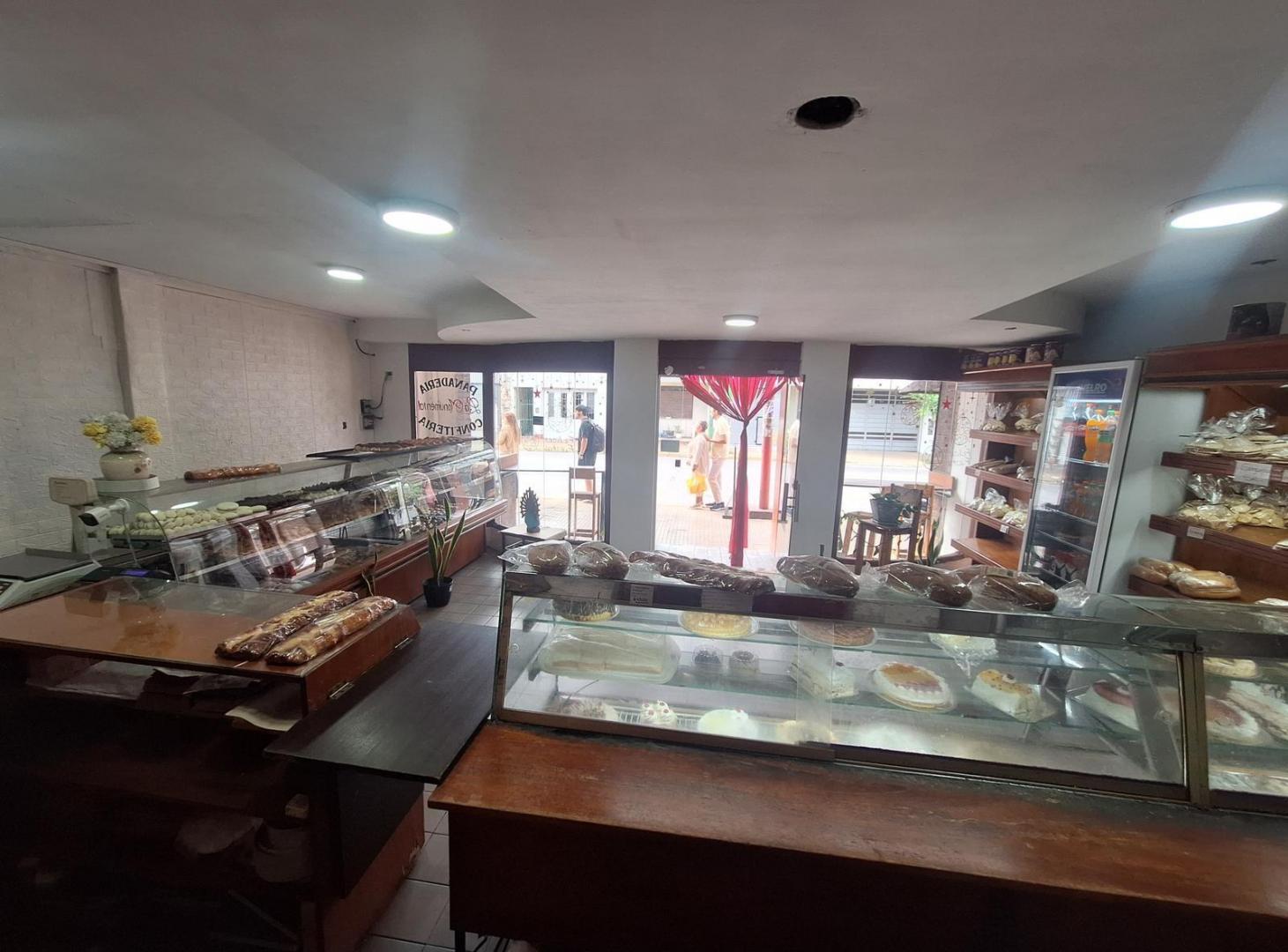Foto de Local comercial (EQUIPADO)+ Departamento en PA., imagen 5
