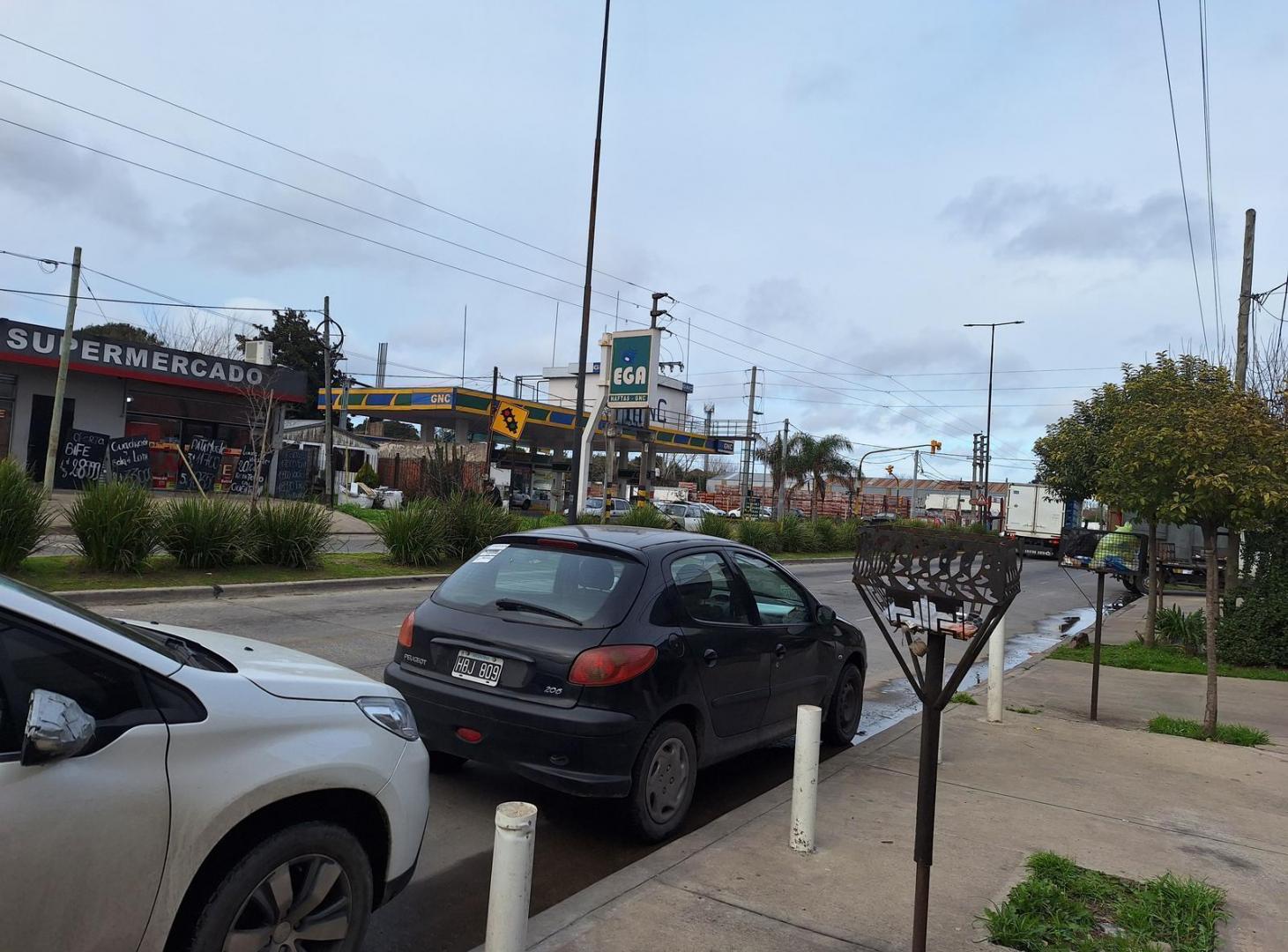 Foto de TERRENO EN VENTA CON CONSTRUCCION A REFACCIONAR O DEMOLER, imagen 3