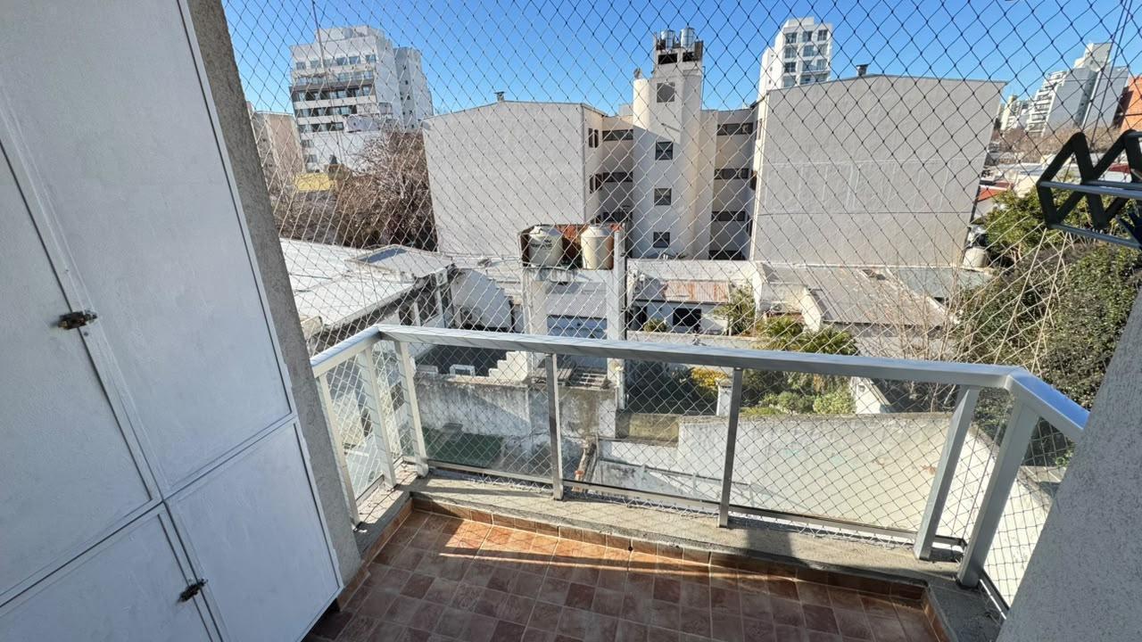 Foto de Departamento de un dormitorio con cochera en alquiler, 39 e 9 y 10, imagen 4