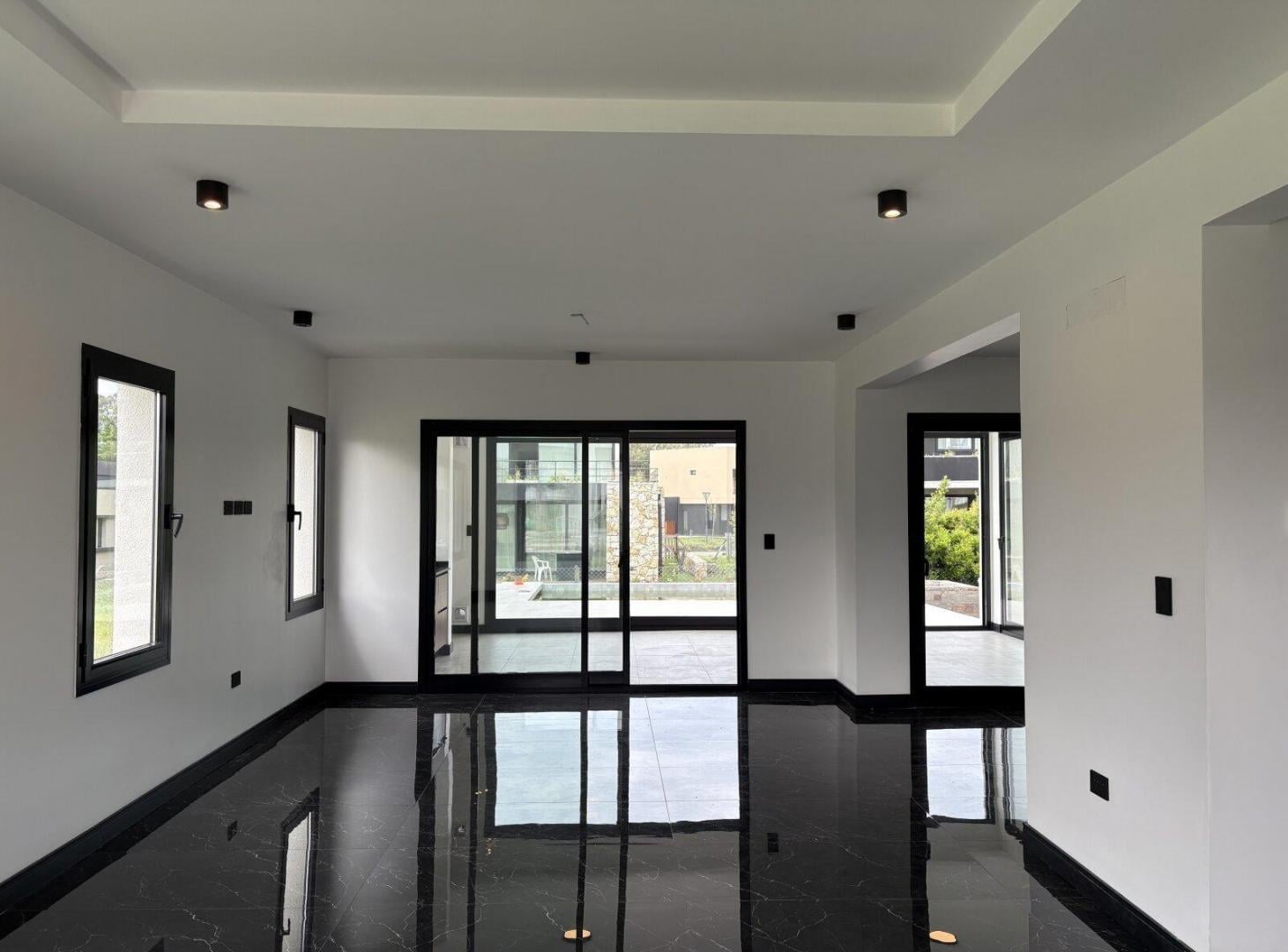 Foto de VENTA CASA 5 AMBIENTES A ESTRENAR RUMENCO JOVEN, imagen 2