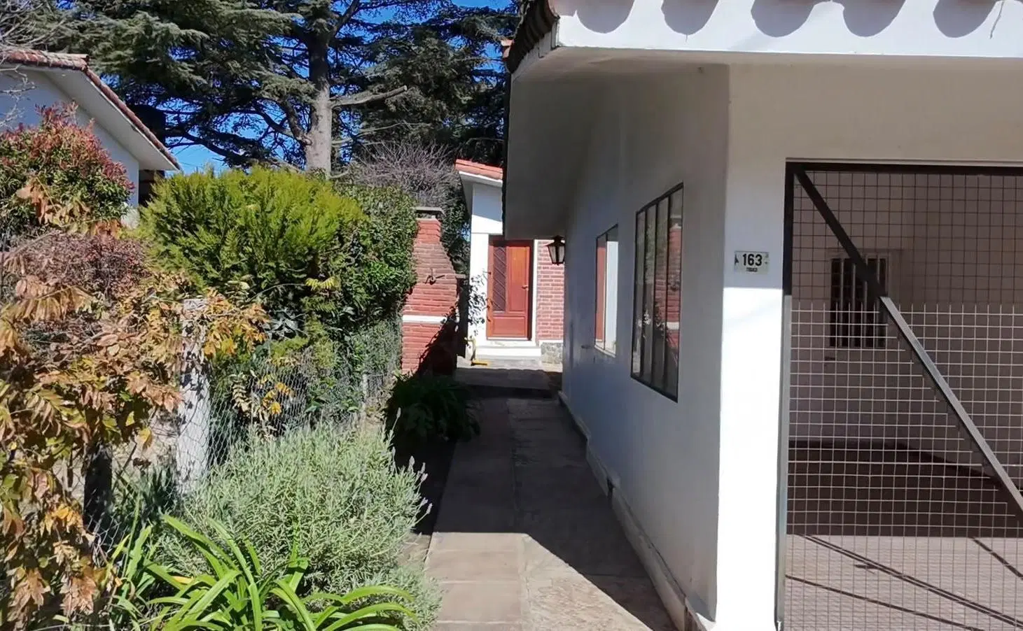 Oportunidad - Dos viviendas en un mismo lote, cerca del centro. 3