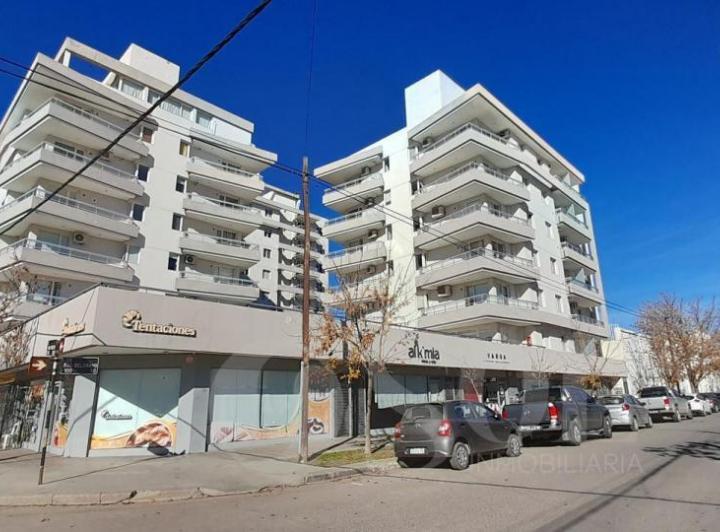 DUEÑO Alquila Dpto 1 dorm con cochera en centro de Cipolletti. 4