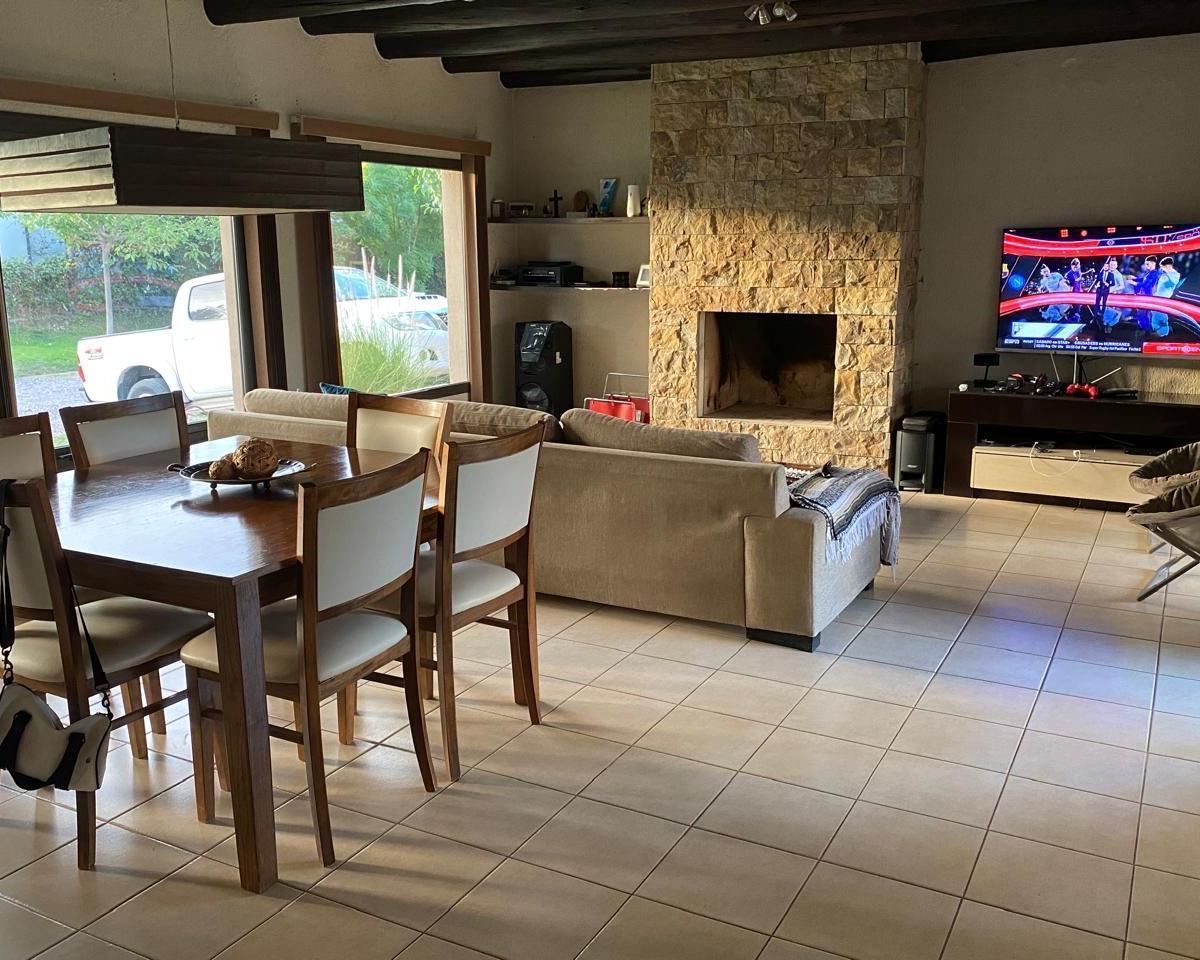 Vendo Casa en Barrio Altos de Carrodilla 2