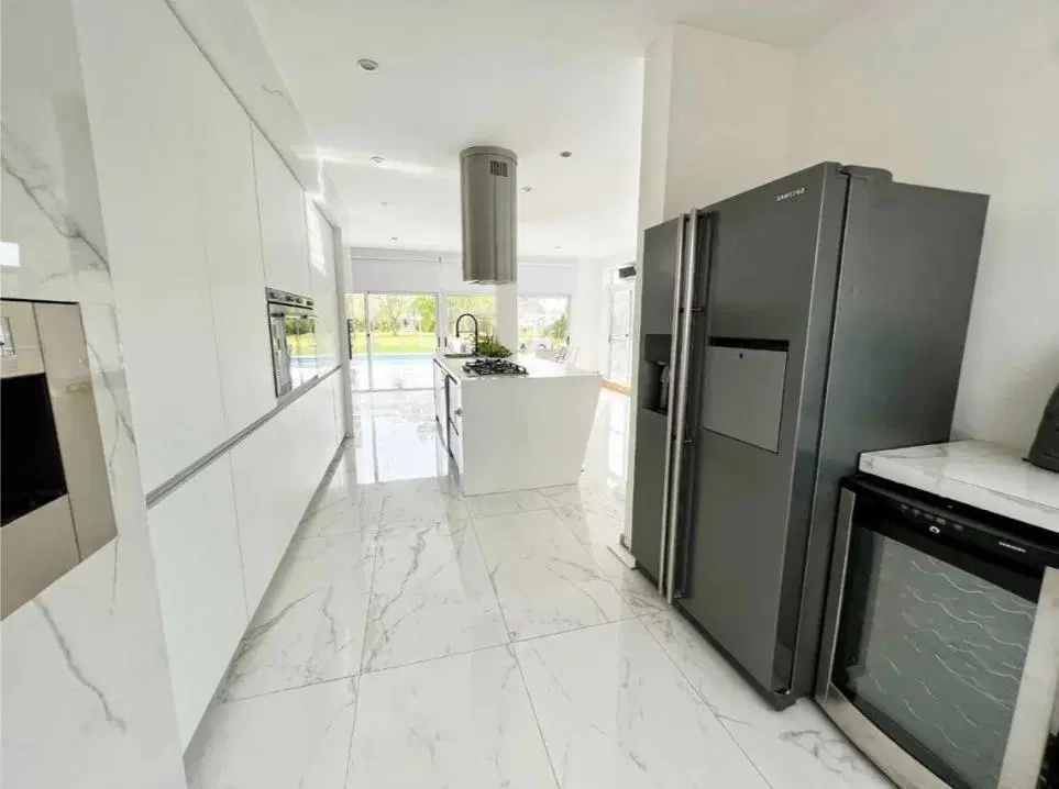 Excelente casa 3 habitaciones, 3 baños + toilette, piscina y quincho - Haras del Sur 5