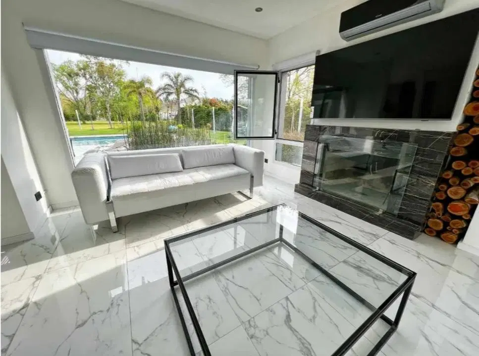 Excelente casa 3 habitaciones, 3 baños + toilette, piscina y quincho - Haras del Sur 4
