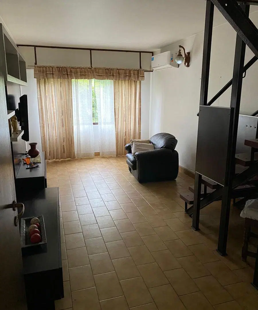 Casa 4 habitaciones con quincho y pileta en venta 5