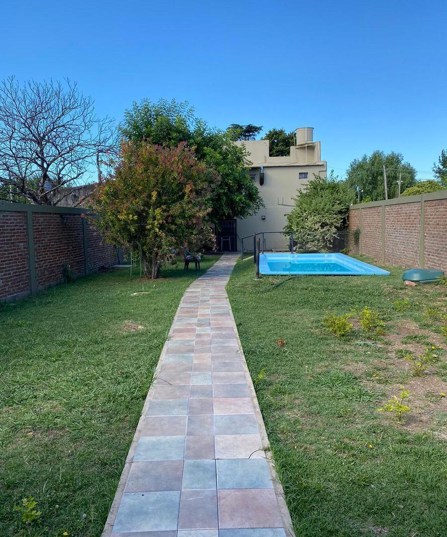 Foto de Casa 4 habitaciones con quincho y pileta en venta, imagen 2