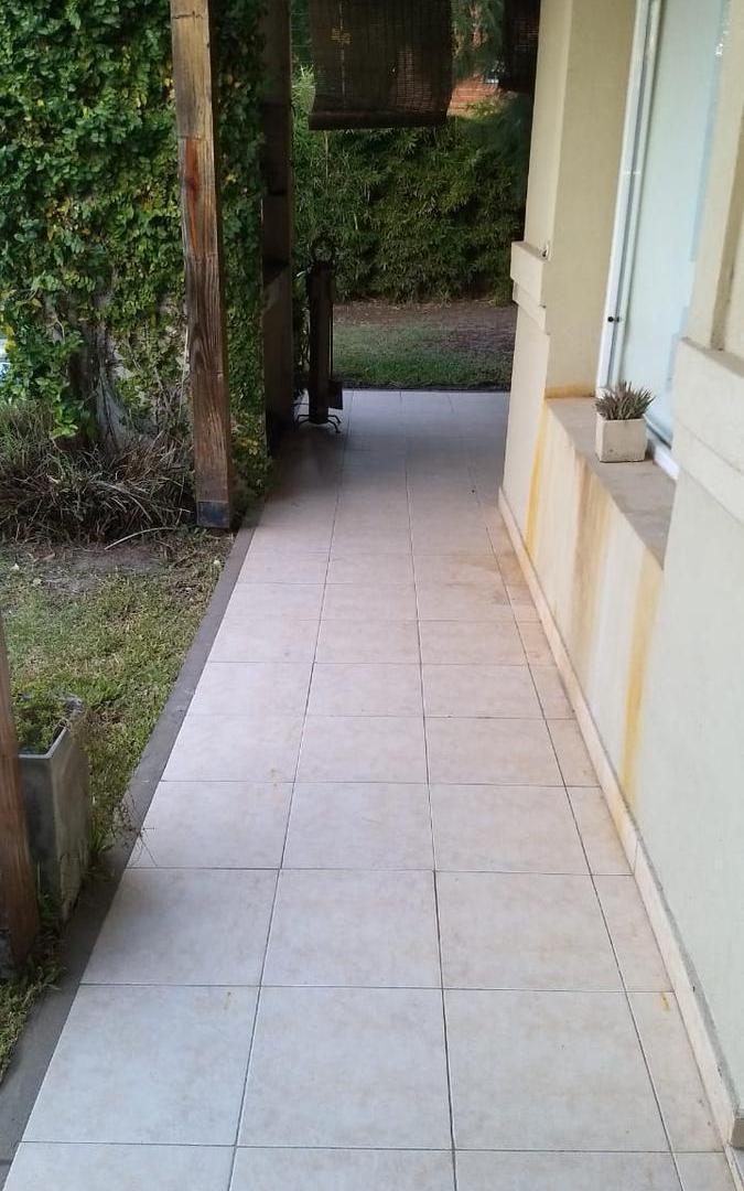 Foto de Casa en alquiler - dos dormitorios con pileta - La Candela, imagen 3