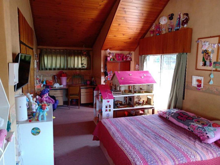 IMPORTANTE CHALET EN DOS PLANTAS , CON SOTANO