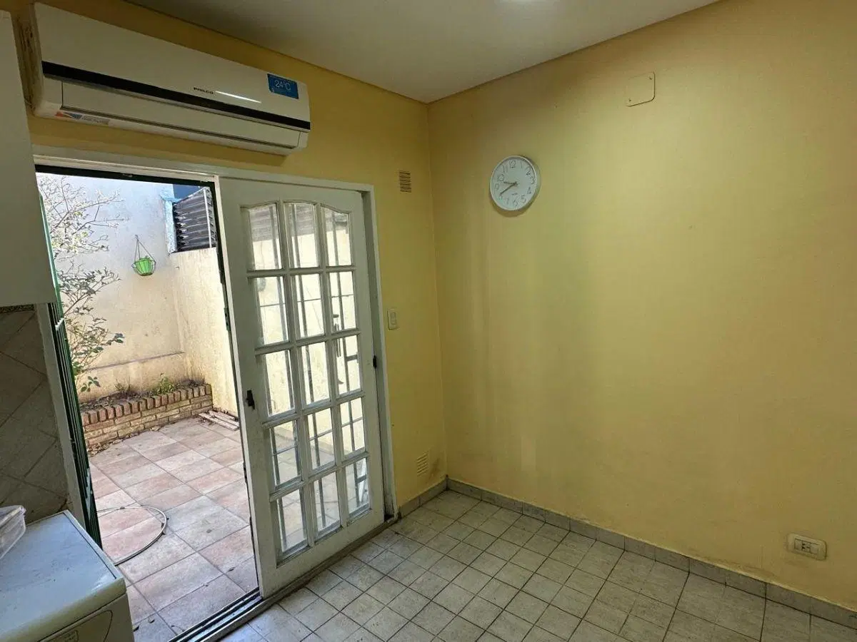 EXCENTE TRIPLEX EN TRES PLANTA EN MUY BUENA ZONA DE LANUS 3