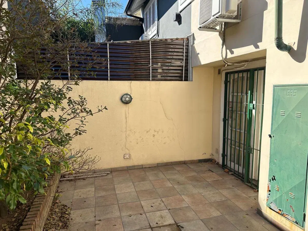 EXCENTE TRIPLEX EN TRES PLANTA EN MUY BUENA ZONA DE LANUS 5
