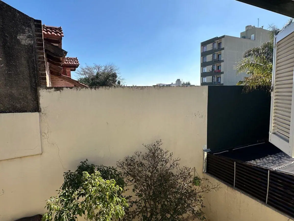 EXCENTE TRIPLEX EN TRES PLANTA EN MUY BUENA ZONA DE LANUS 8