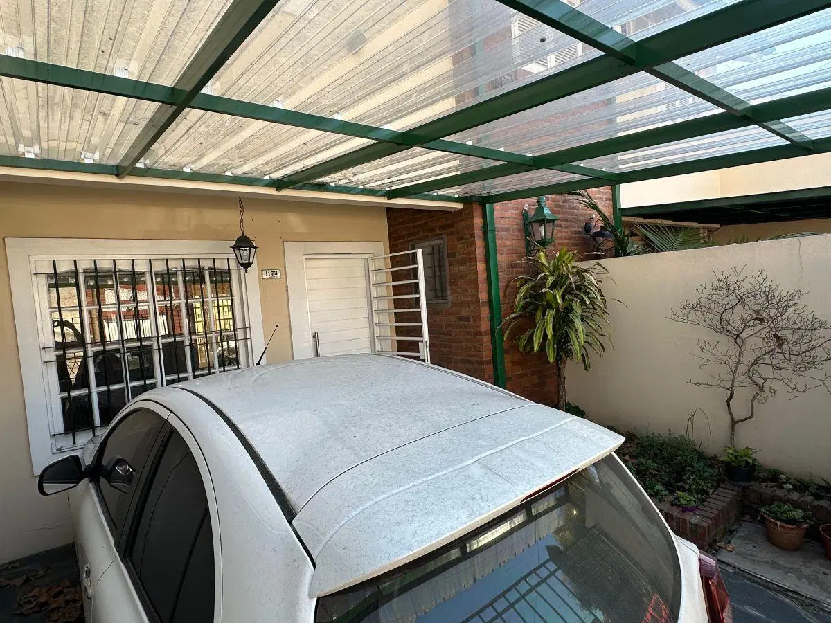 EXCENTE TRIPLEX EN TRES PLANTA EN MUY BUENA ZONA DE LANUS 2