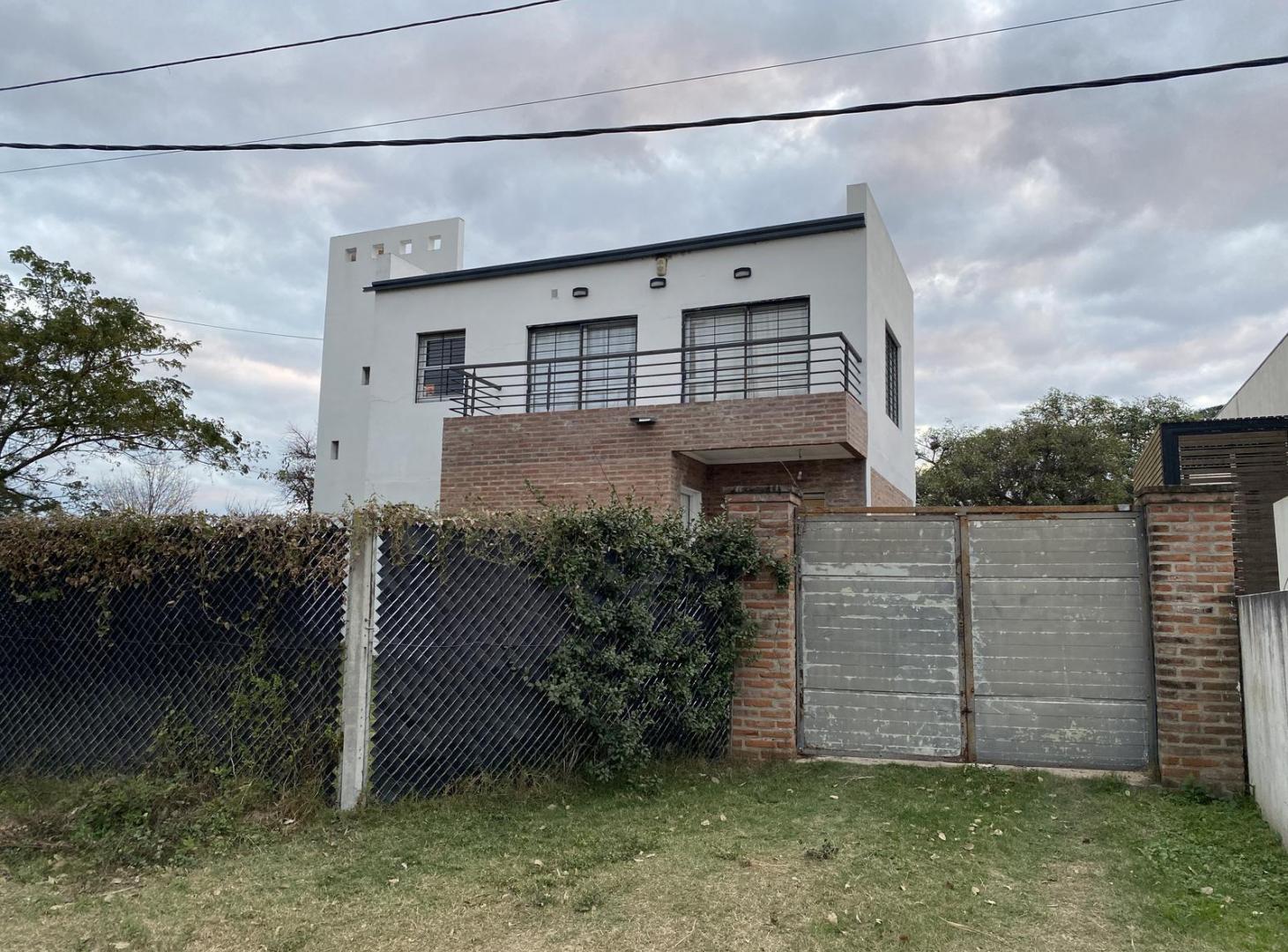 Casa en calle Las Guindas - Colastiné Norte